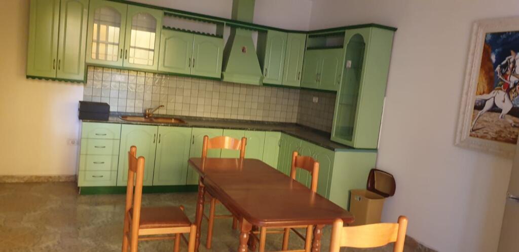 UFFICIO IN AFFITTO 75 M2 BLLOK 85.000 LEKE