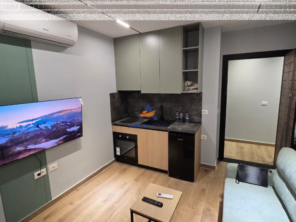 VENDESI MONOLOCALE+LAVANDERIA "MINE PEZA DI FRONTE, GOLDEN TOWER" 255.000 EURO