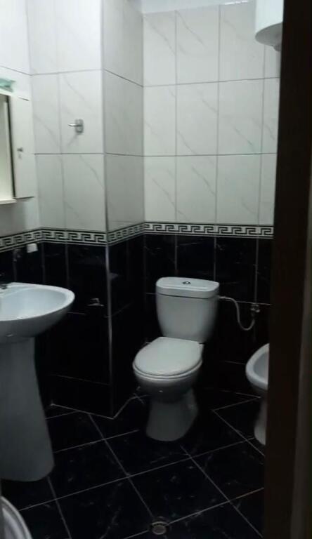 Apartament me qera 2+1 - 📍Yzberisht, përballë KMY