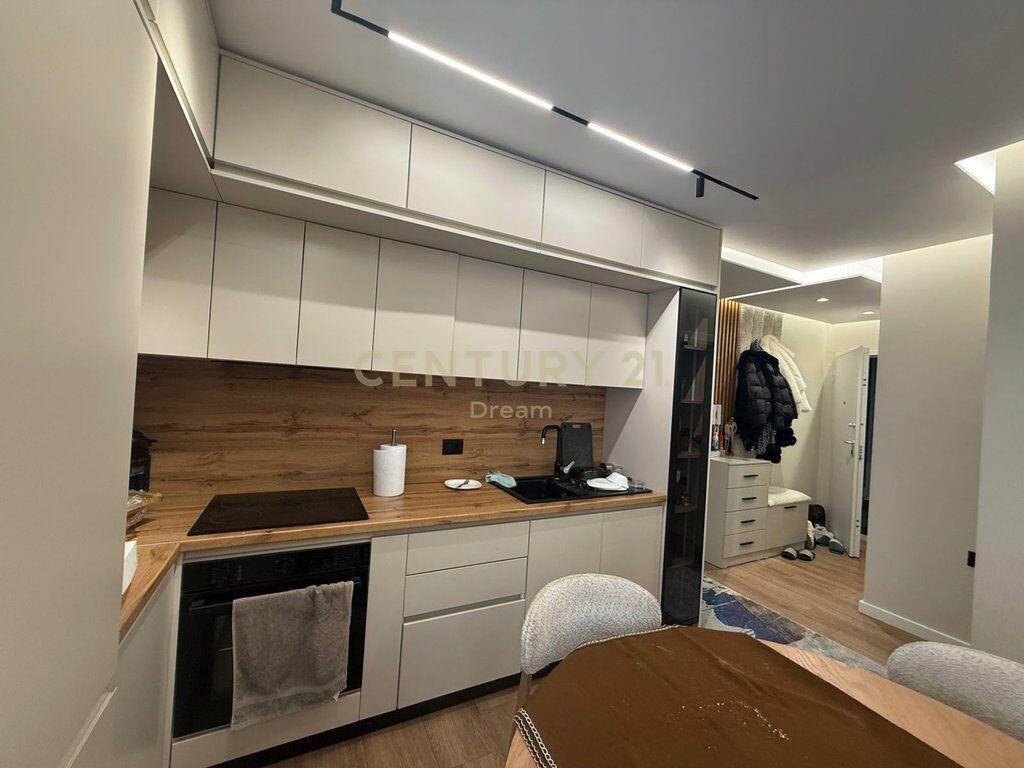 Apartment 2+1 for sale in Xhamllik
