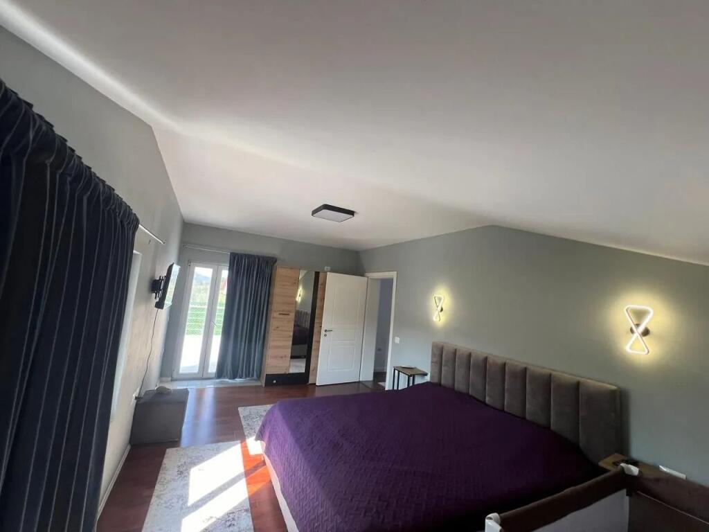 🏡 VILLA SU 3 PIANI IN AFFITTO – LUNDËR, vicino a TEG​