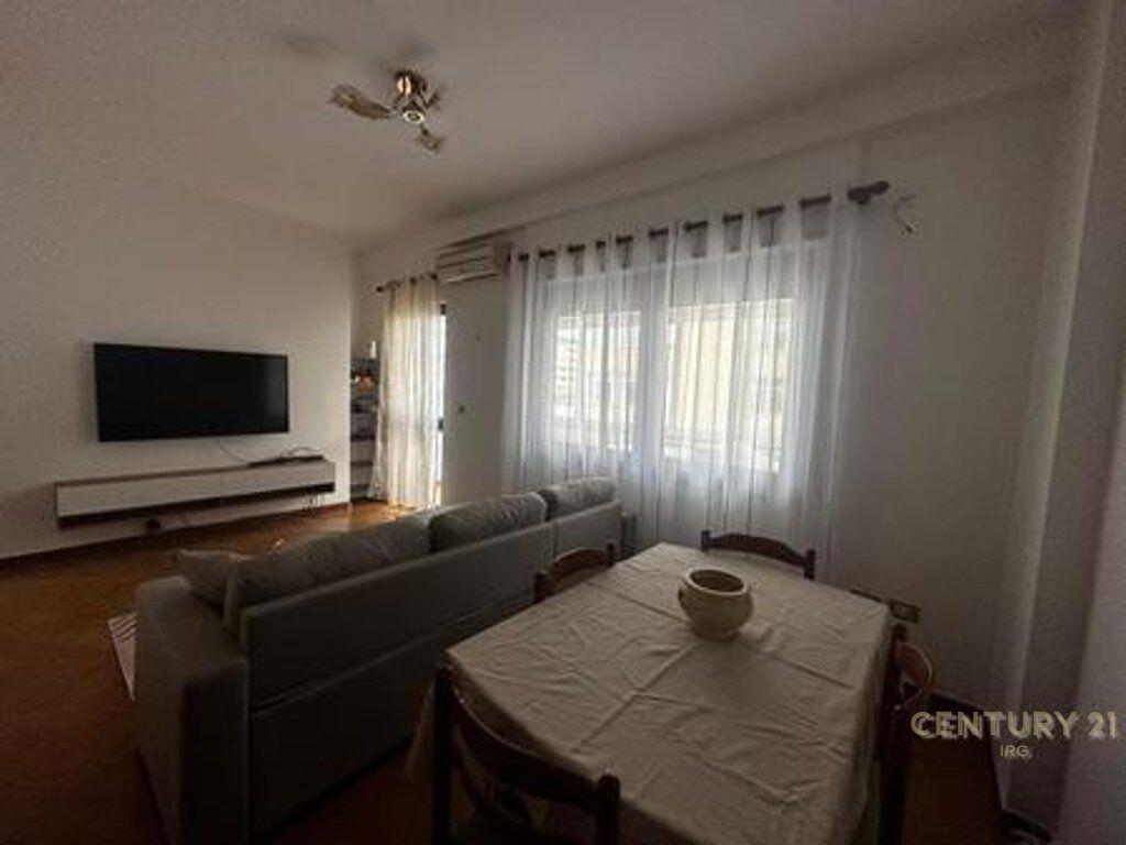 Affittasi 1+ 1 600 euro nel Comune di Parigi