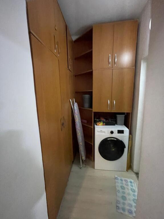 Apartment 2+1 for sale with mortgage behind the building with arrows