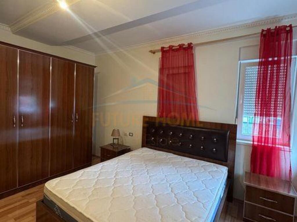 In vendita, Appartamento 1+1, Complesso Kontakt, 21 Dicembre, Tirana