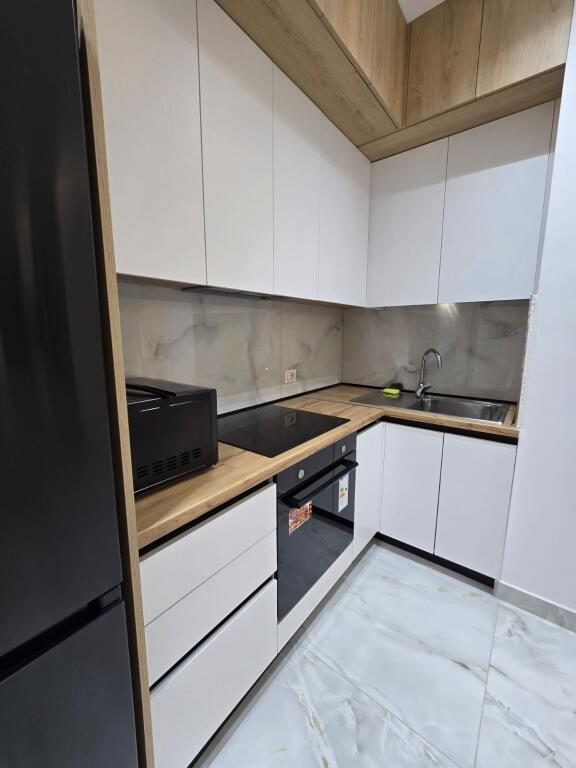 Jepet me qira apartament 1+1 në zonën e Liqenit të Thatë.
