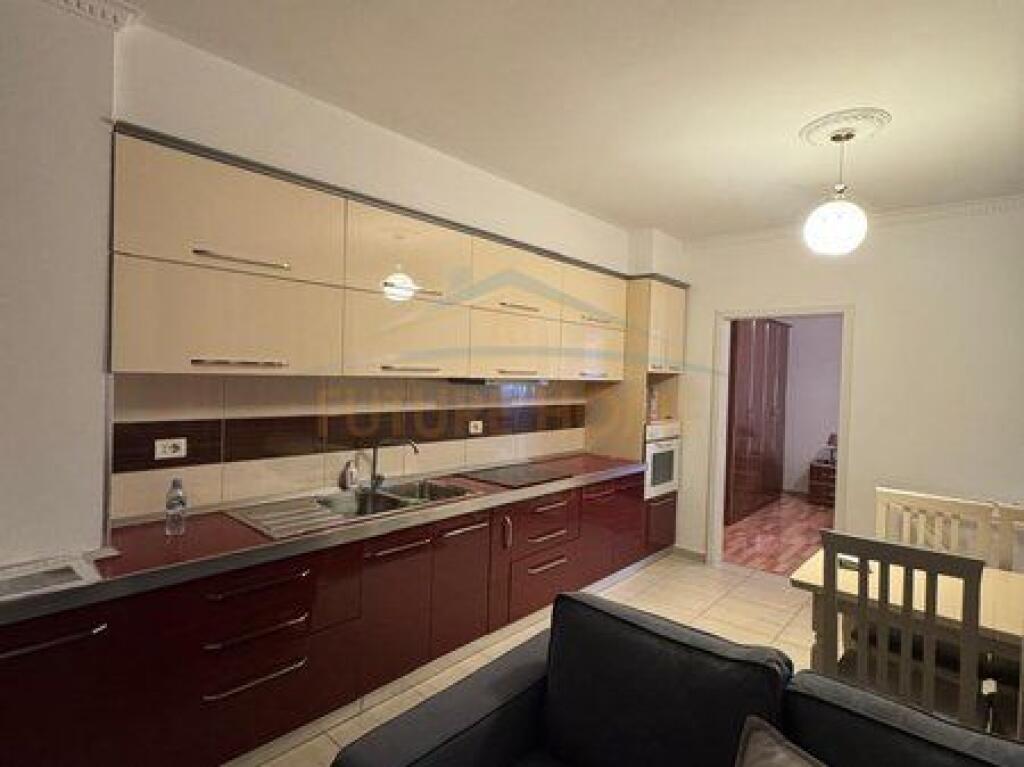 In vendita, Appartamento 1+1, Complesso Kontakt, 21 Dicembre, Tirana