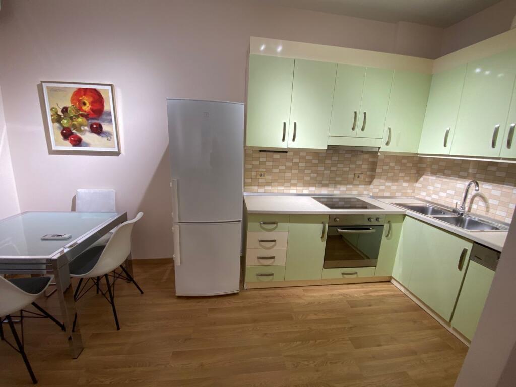 2+1,furnished,with parking space,near the zoo,720 euros
