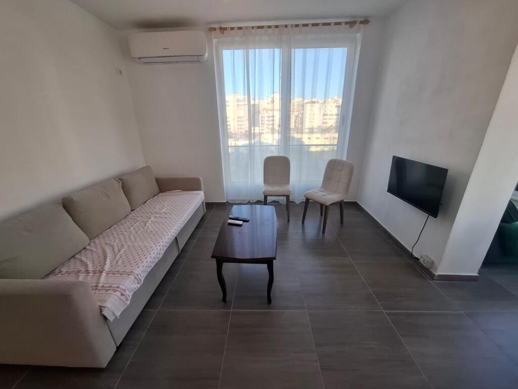 Vendesi in vendita 1+1 sulla spiaggia di Hekuradha