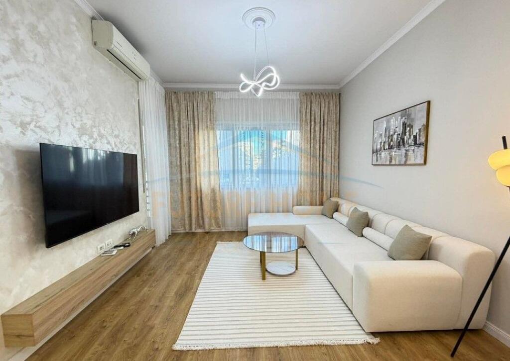 Shitet apartament 2+1, Unaza e re