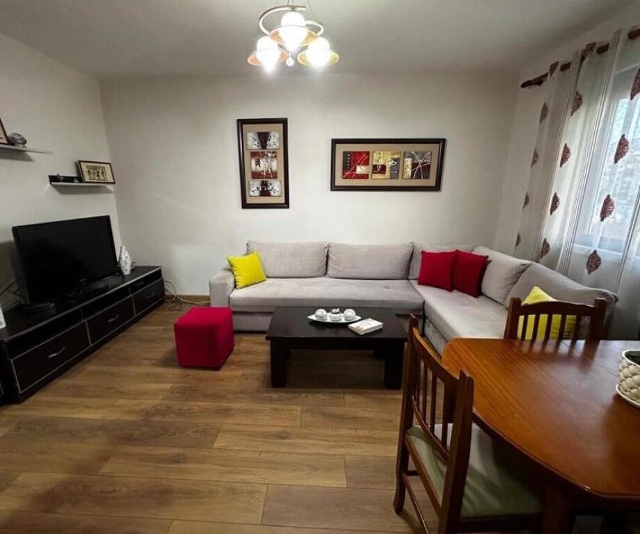 Apartment 2+1 for sale, at Xhamlliku,  