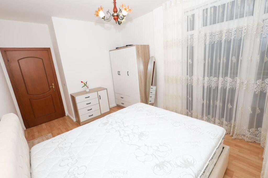 Jepet me qera super apart 2+1+2 me pamje nga Kopshti Botanik