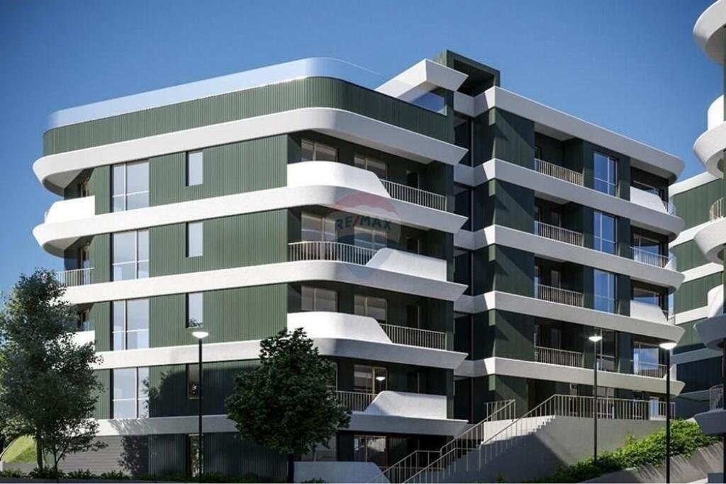 Apartament - Për Shitje - Rruga Hamdi Garunja