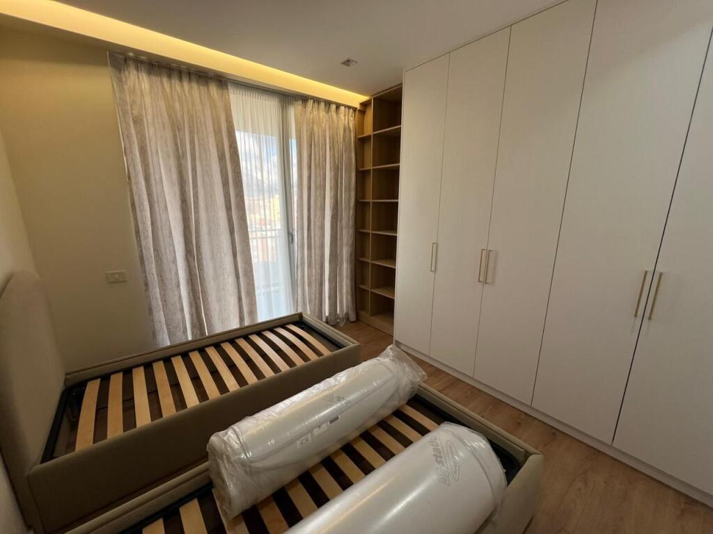 Apartament 2+1 per qira tek Golden Tower Residence tek Rruga Mine Peza.