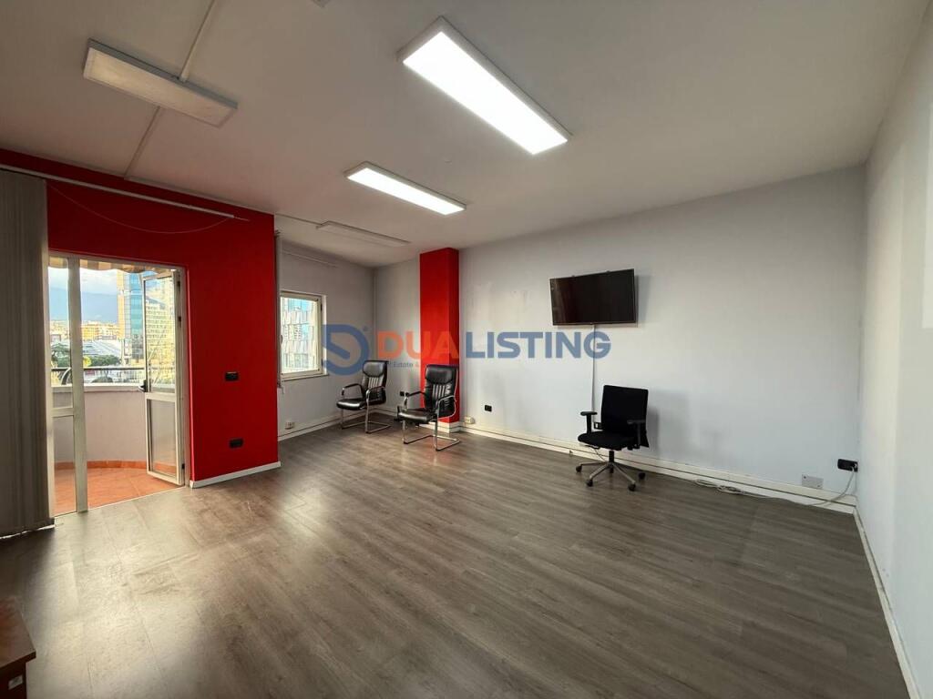 WE OFFER OFFICE SPACE FOR RENT IN THE BLLOKU AREA!