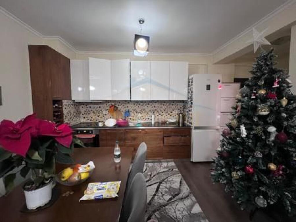 In vendita, Appartamento 2+1, Zogu i Zi, Tirana.