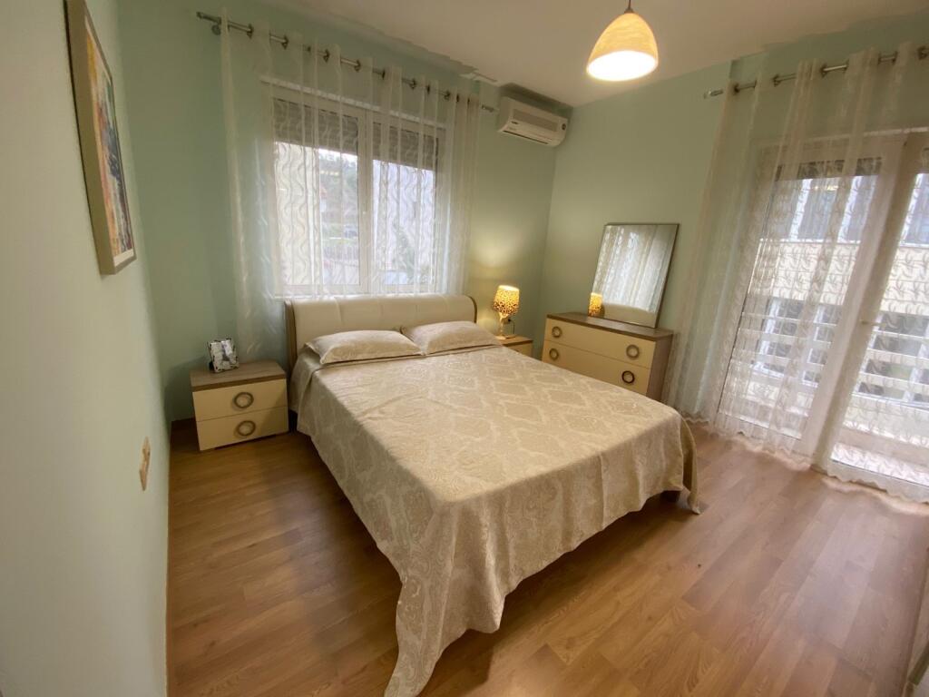 2+1,furnished,with parking space,near the zoo,720 euros