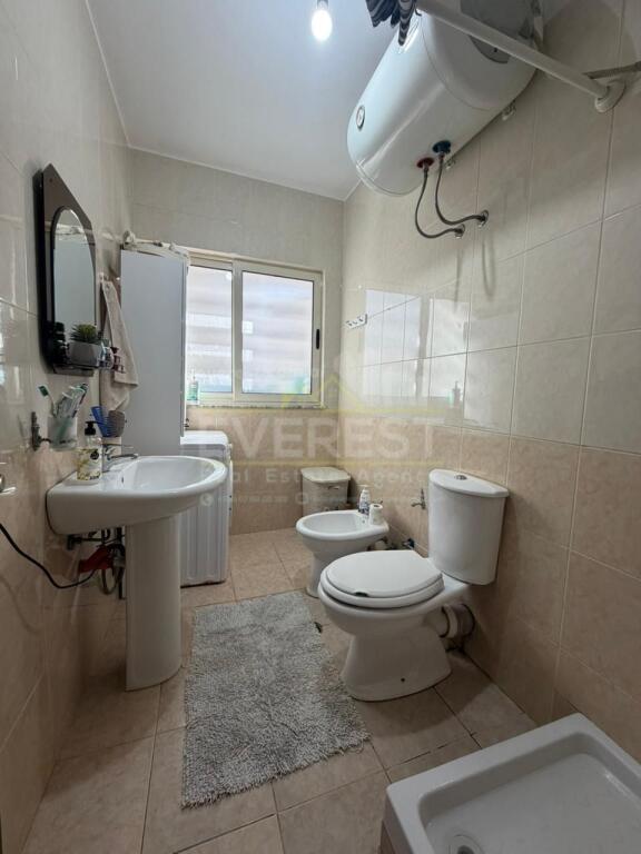 OKAZION!!  Super Apartament 1+1 per qera tek Ish Fusha e Aviacionit. Cmimi 45.000 Lek/Muaj