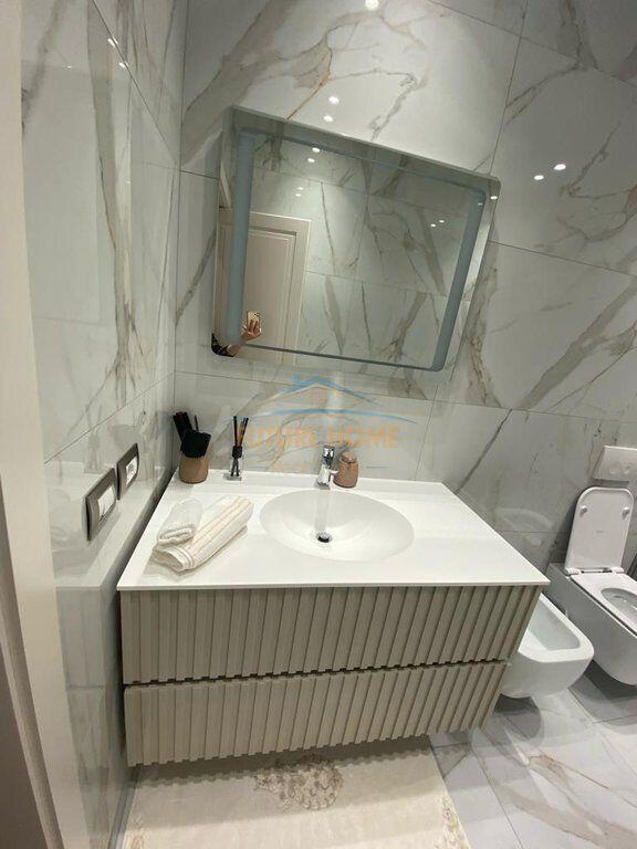 Shitet apartament 3+1+2 Fusha e Aviacionit