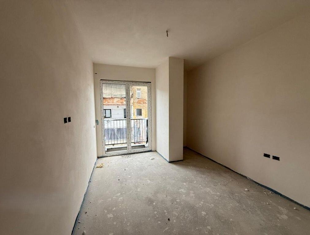 Apartament 2+1 Në Shitje në Ali Demi, Tiranë - 135000