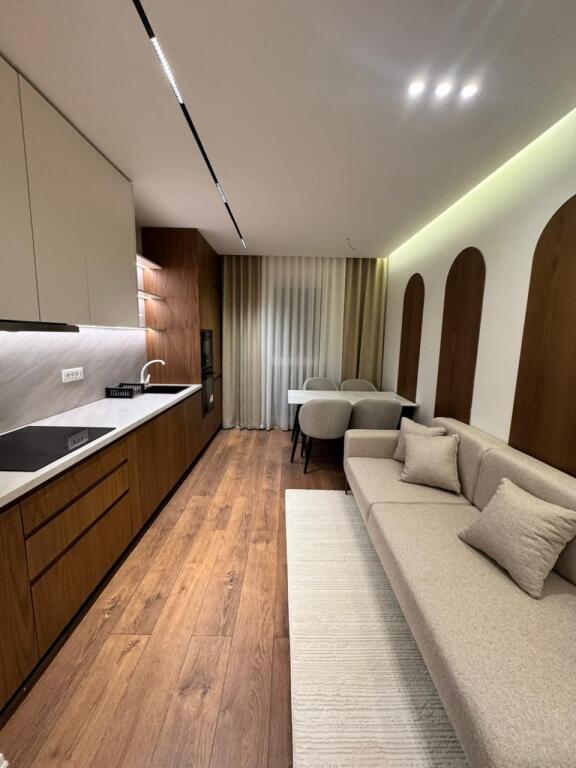 🏡 Jepet me qira apartament 2+1 me parkim 📍 Adresa: Xhamllik💰 Çmimi: 900€ (i diskutueshëm)