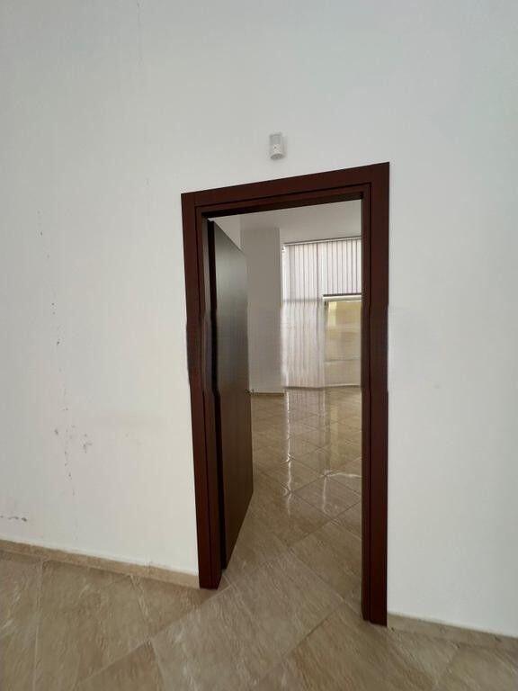 Locale commerciale (negozio) in affitto nella zona di Fresku 400 € /Mese