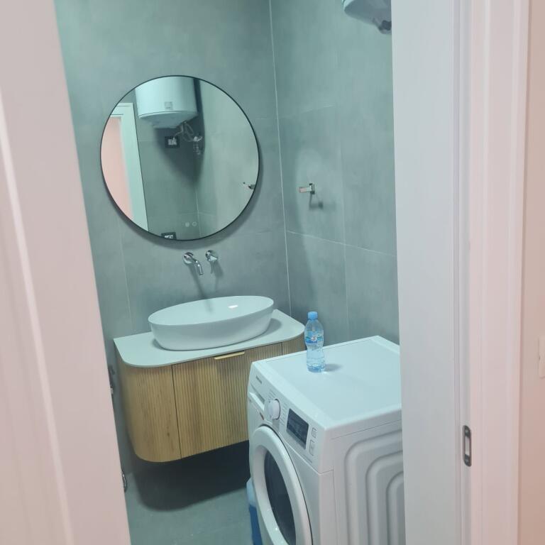 In affitto Appartamento 2+1+2 alle Torri Kajtazi Via Muhamet Gjollesha 700 mila lek