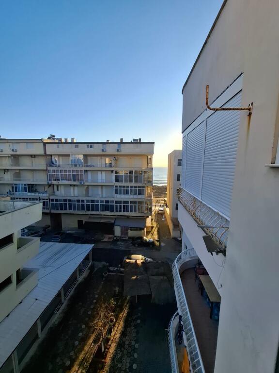 Vendesi in vendita 1+1 sulla spiaggia di Hekuradha