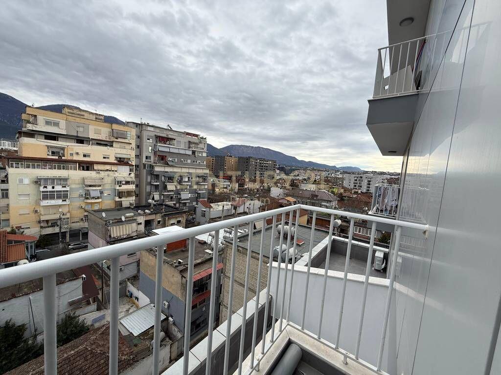 Apartment 2+1 for sale in Xhamllik