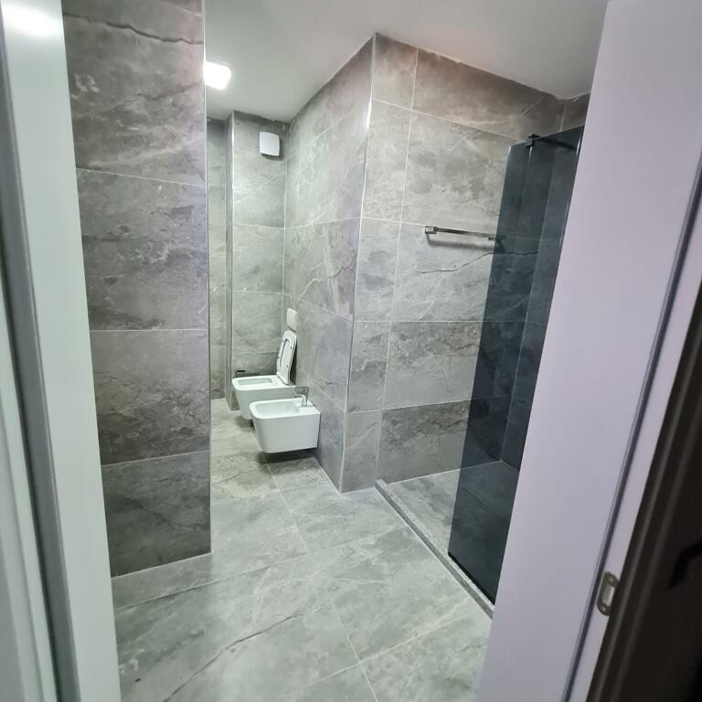 In affitto Appartamento 2+1+2 alle Torri Kajtazi Via Muhamet Gjollesha 700 mila lek