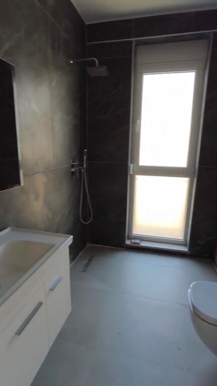 Jepet me qira – Apartament 2+1+2 📍 Ish Fusha e Aviacionit, Tiranë