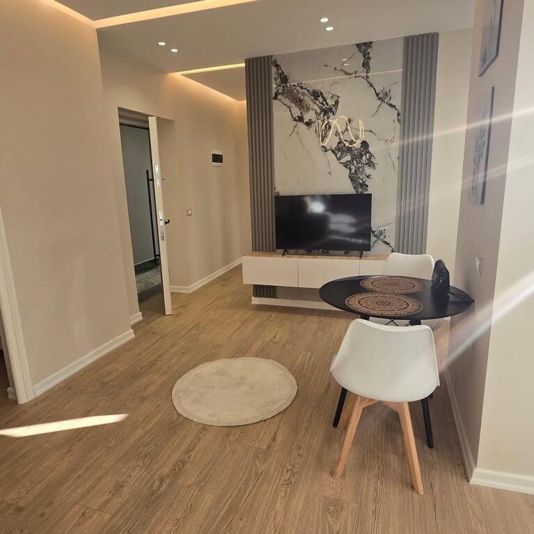 Vendesi..!! Appartamento 1+1+Monolocale..!! 📍 Via Barricade