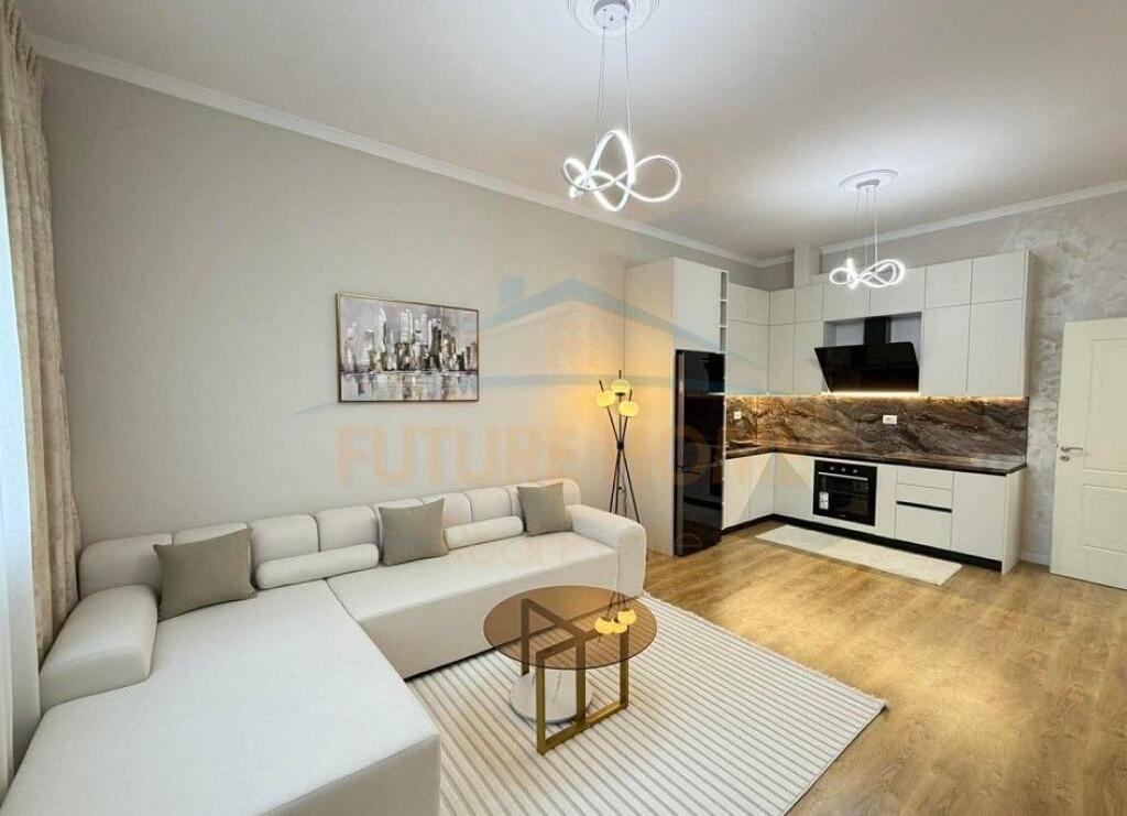 Shitet apartament 2+1, Unaza e re