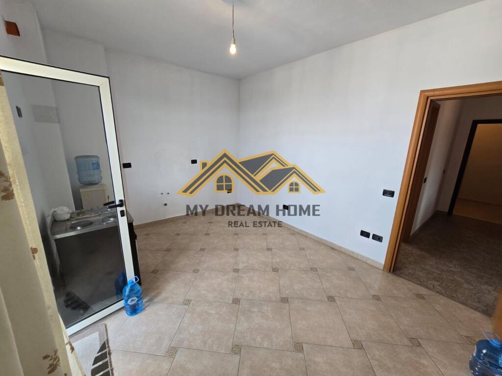 APARTMENT 2+1 FOR SALE IN THE CENTER OF DURRËS NEAR THE COURT!