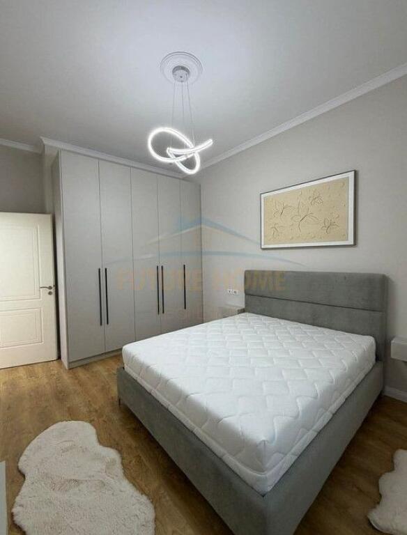 Shitet apartament 2+1, Unaza e re