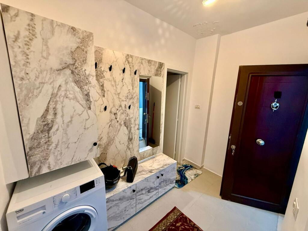 📣 QERA Apartament 1+1 📍 Prane 21-Dhjetorit 🛣️ Rruga e "Kavajes"✅I Pa Banuar Me Pare  ✨ 💶 Cmimi 50.000 Leke/Muaj