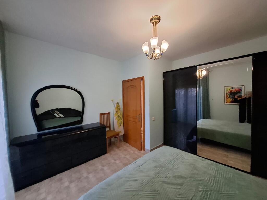 Apartament 1+1, Komuna e Parisit!