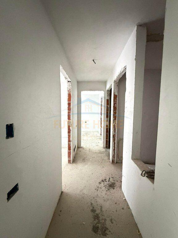 Shitet apartament 2+1+2 Palladium Residence Liqeni i Thate
