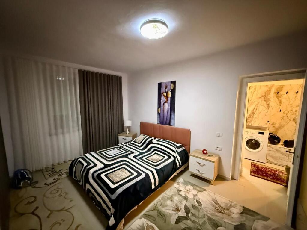 📣 QERA Apartament 1+1 📍 Prane 21-Dhjetorit 🛣️ Rruga e "Kavajes"✅I Pa Banuar Me Pare  ✨ 💶 Cmimi 50.000 Leke/Muaj