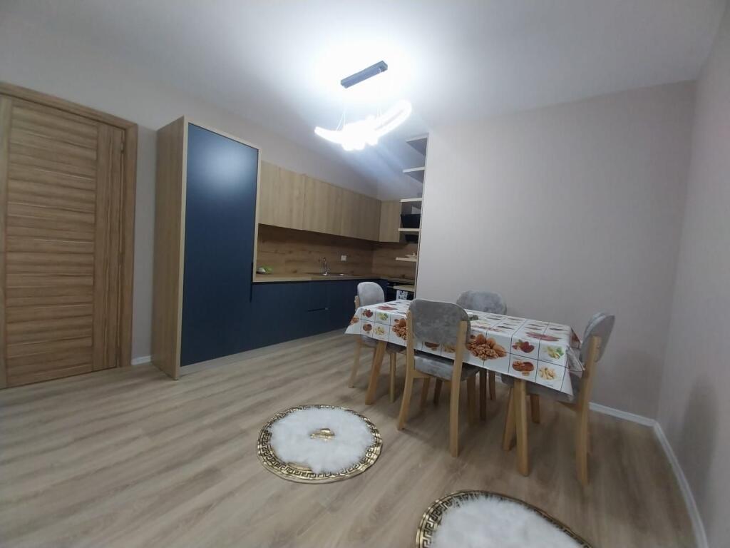 Disponiamo di un appartamento 2+1+2+Posto Auto in affitto nella zona di 5 Maj.