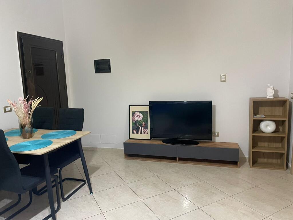 1+1,i mobiluar te vilat amerikane,cmimi 400 euro