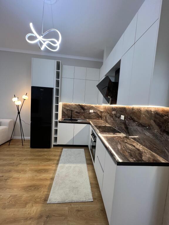 Shitet Apartament 2+1-Vila L, Astir