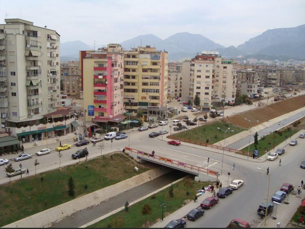 🏠 Affittasi appartamento 2+1 a Brryl, arredamento moderno, frigorifero nuovo