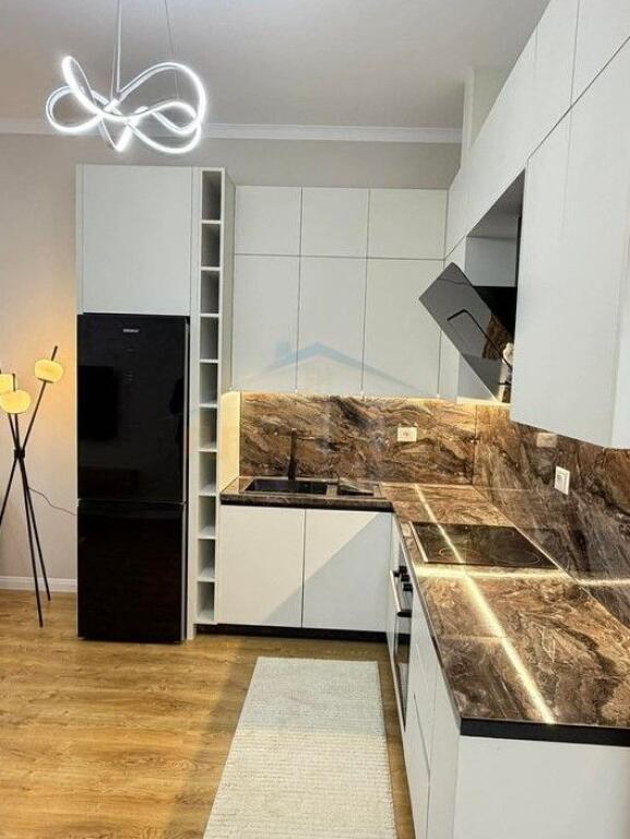 Shitet apartament 2+1, Unaza e re