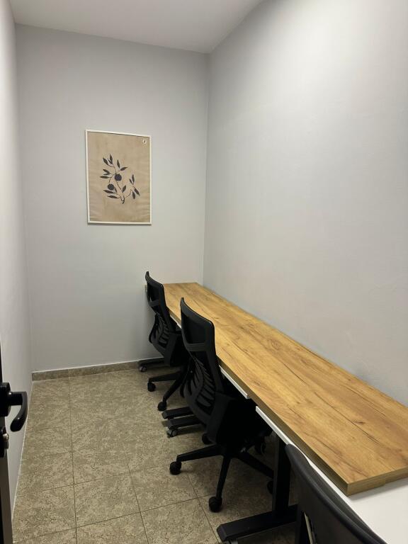 UFFICIO IN AFFITTO 140 M2 BLOK 2.500 EURO