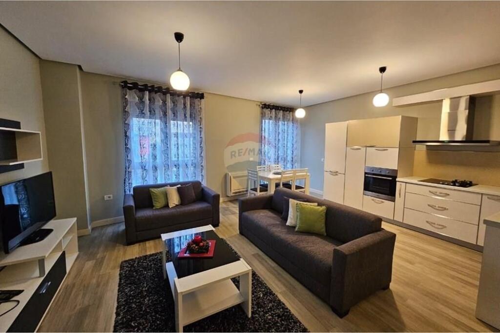 Apartament 2+1 me qira prane Globe.