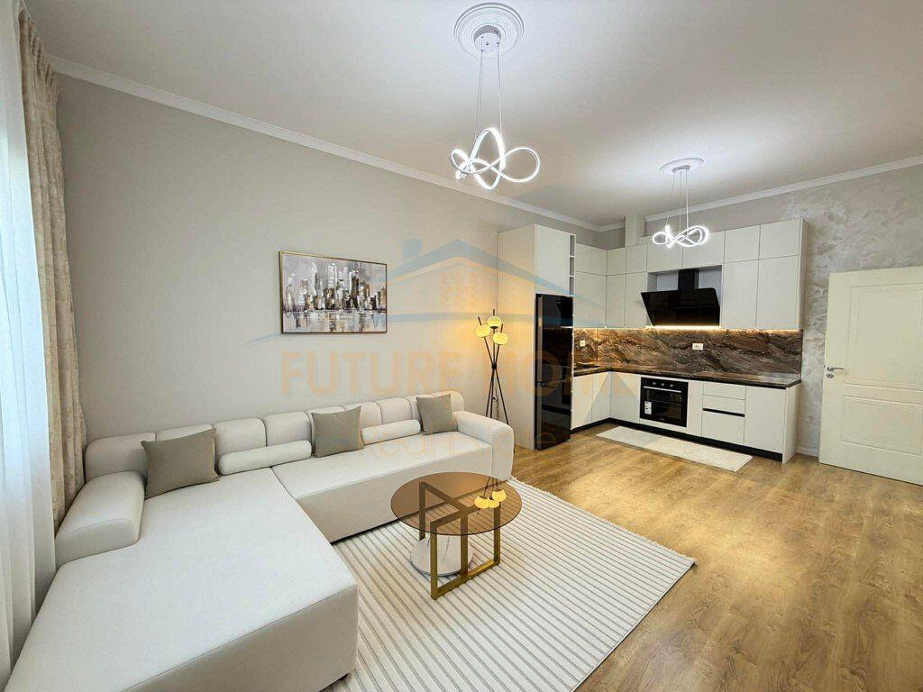 Shitet, Apartament 2+1, Unaza e Re