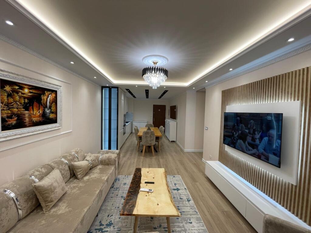 Luxurious 2+1+2 bathroom+parking space apartment for rent at Liqeni i thate