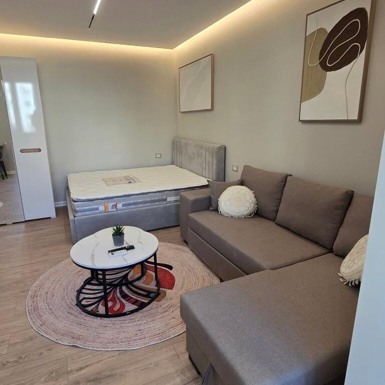 Vendesi..!! Appartamento 1+1+Monolocale..!! 📍 Via Barricade