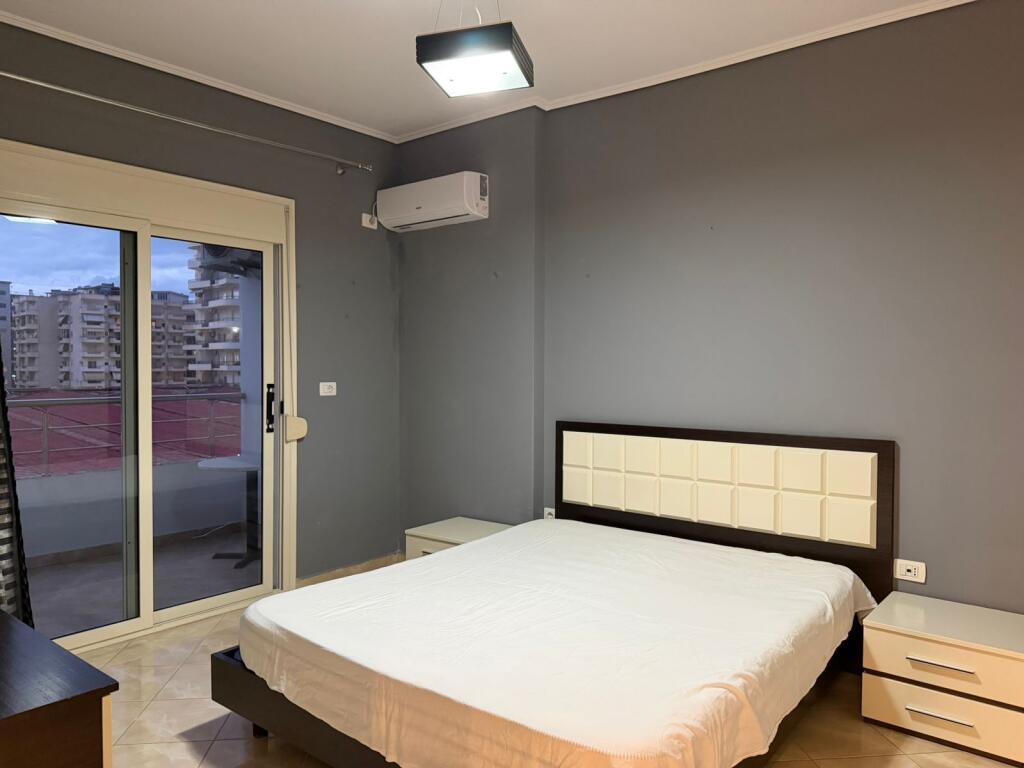 Apartament 2+1 me Qera Afatgjate - prane Hotel Partner, Vlore