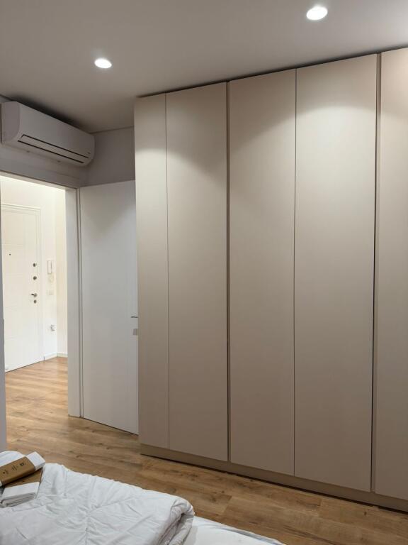 Jepet me qera apartament 1+1 tek Ish Fusha e Aviacionit